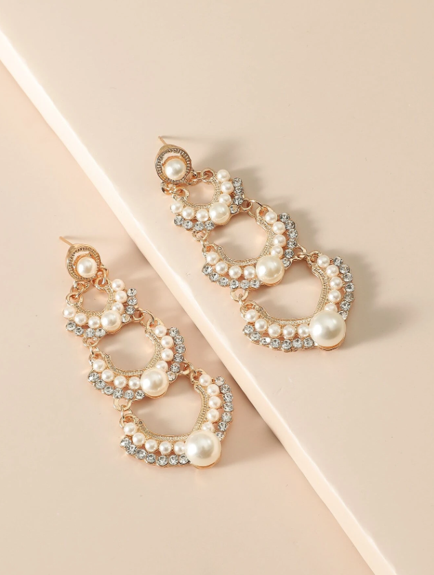 E49 Pearls Drop Earrings