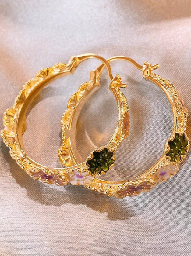 E70 Elegant Daisy Hoop Earrings