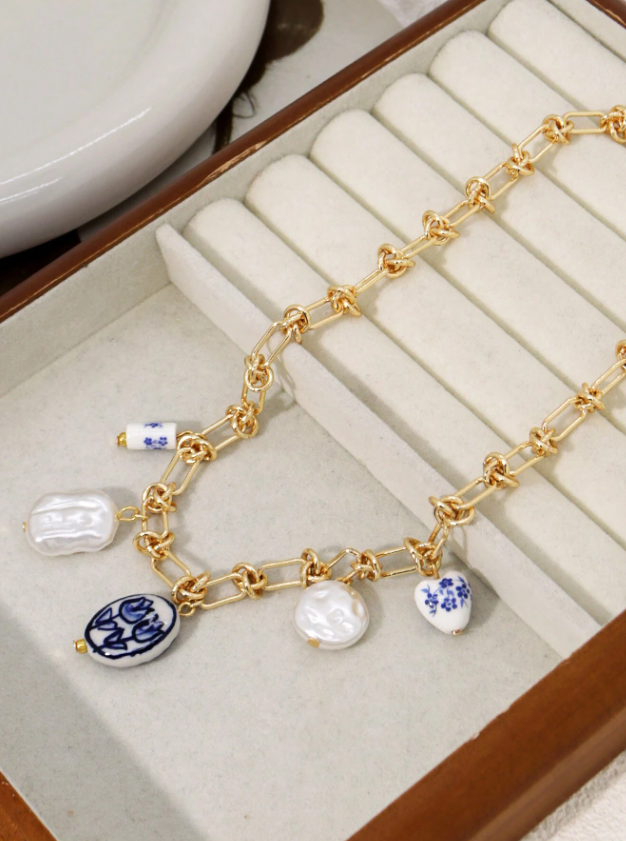 N21 Porcelain Tulip Chain Necklace