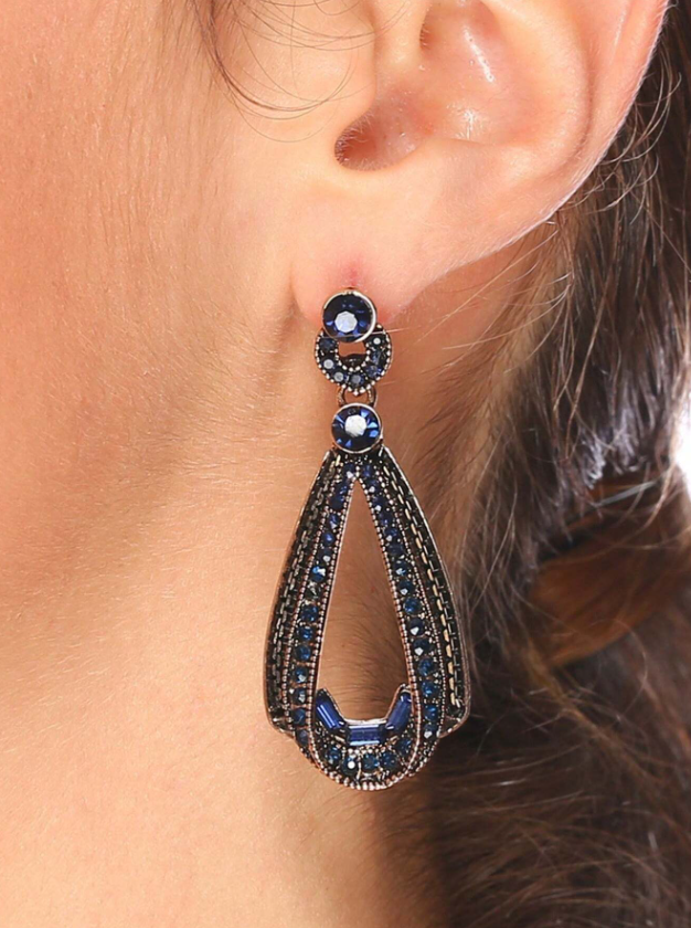 E28 Elegant Waterdrop Earrings