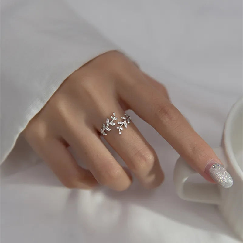 R13 Leaf Adjustable Ring
