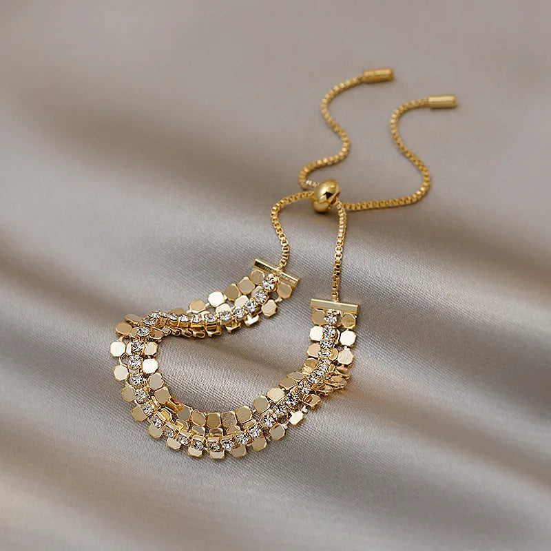 B17 Golden Elegant Bracelet