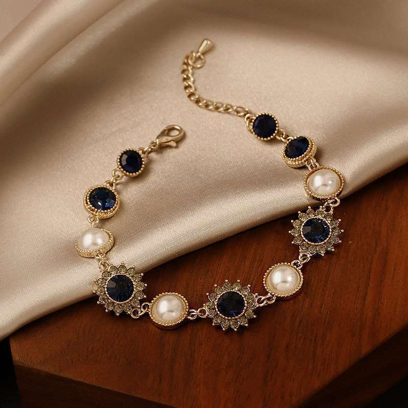 B3 Black Sun Bracelet Elegant